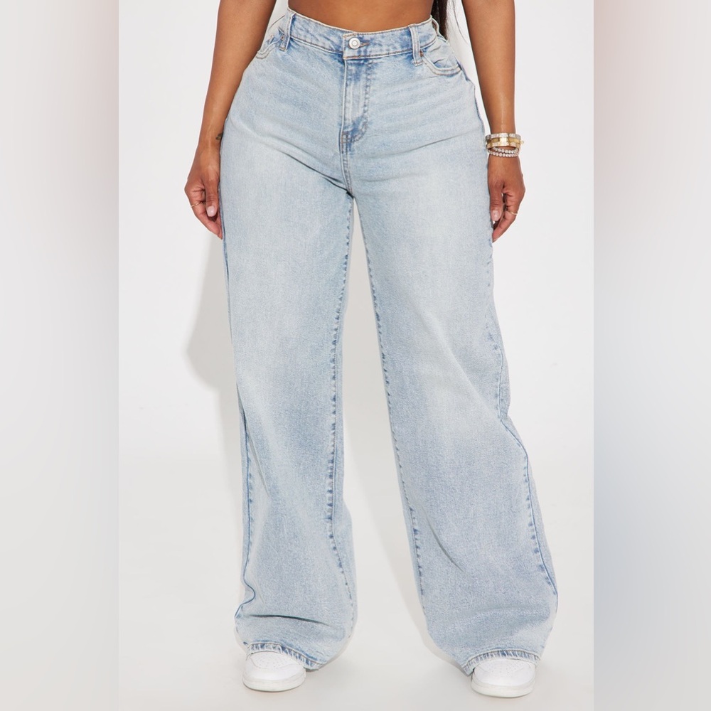 Fashion Nova Amira Elastic Waistband Baggy Jeans Light Wash BRAND NEW NEVER WORN